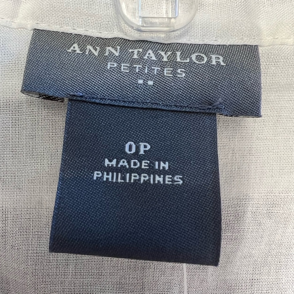 Anne Taylor White Ruffle Front 100% Cotton Sleeveless Blouse Sz 0P NWT - Picture 4 of 6
